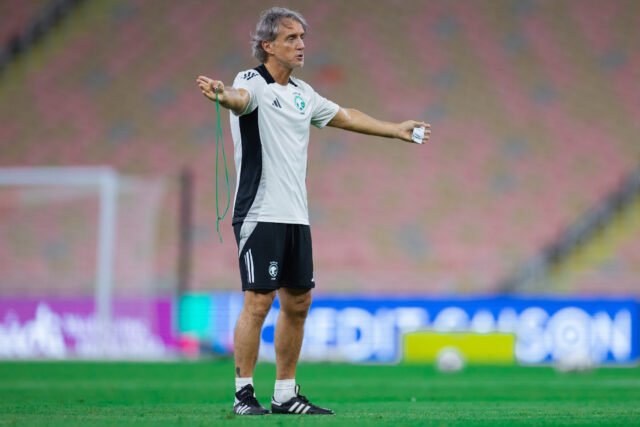 Por esto, Roberto Mancini amenaza con ser despedido por Arabia Saudita
